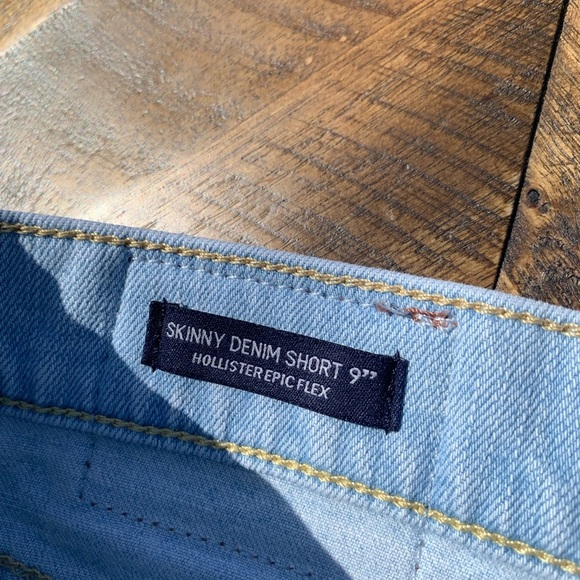 Hollister: Men's Destressed Jean Shorts - Picture 4 of 7